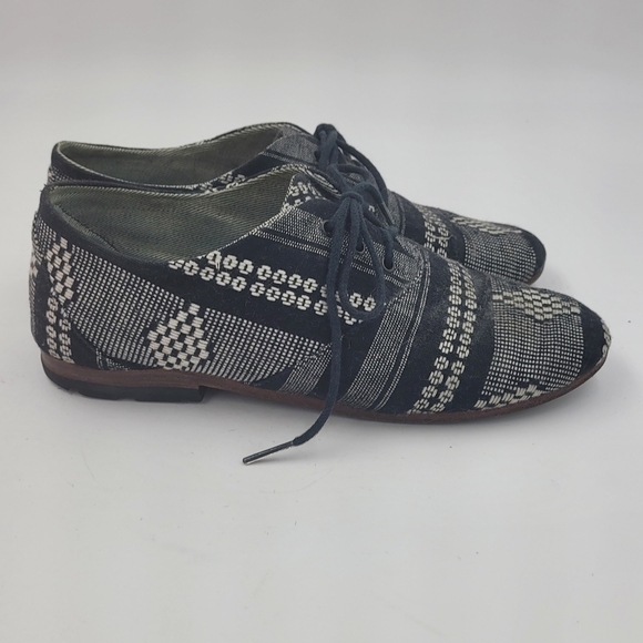 Osborn Oxfords -Discontinued Guatemalan Print- 37 - Picture 5 of 12